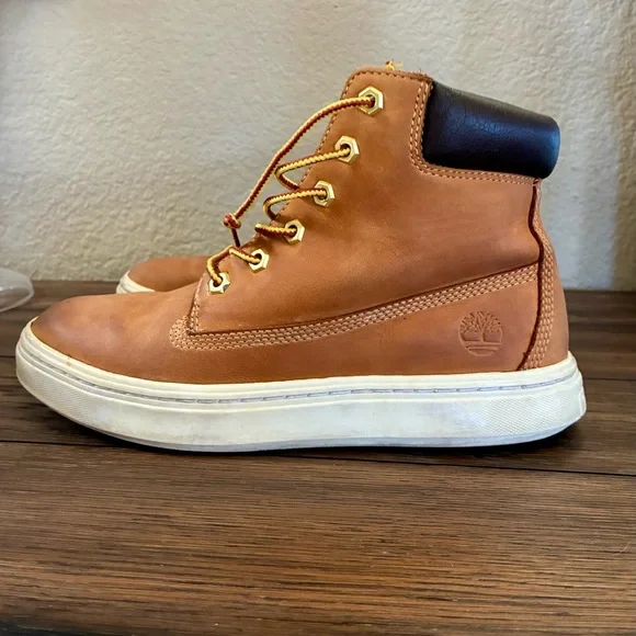 Timberland Tan Leather High-Top with Black Collar - Picture 1 of 7